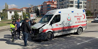 Ambulans Kazası Ucuz Atlatıldı