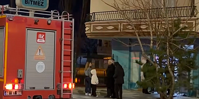 Atatürk Bulvarındaki Marketten Yükselen Dumanlar Paniğe Neden Oldu