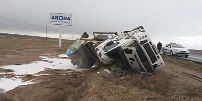 Borsa Yakınlarında Süt Tankeri Devrildi  