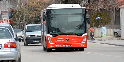 Kırmızı Otobüsler Bayramda Ücretsiz  