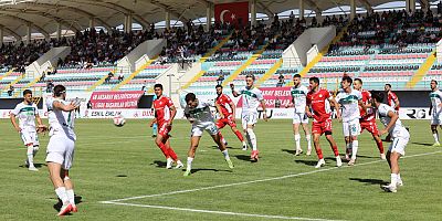 SİYAH BEYAZLILAR EVİNDE SESSİZ