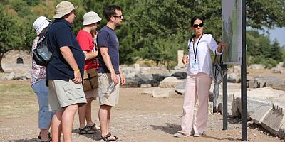 Turist rehberliği hizmeti alınacak