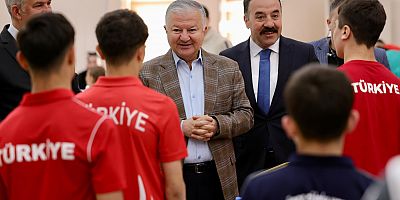 Vali Duru, Şampiyon Gençleri Ağırladı   